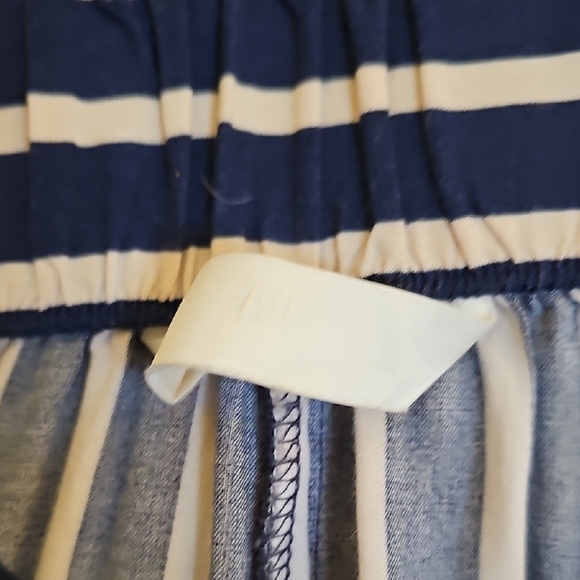 H&M Dark Blue and White Striped Women's Shorts - Picture 7 of 8